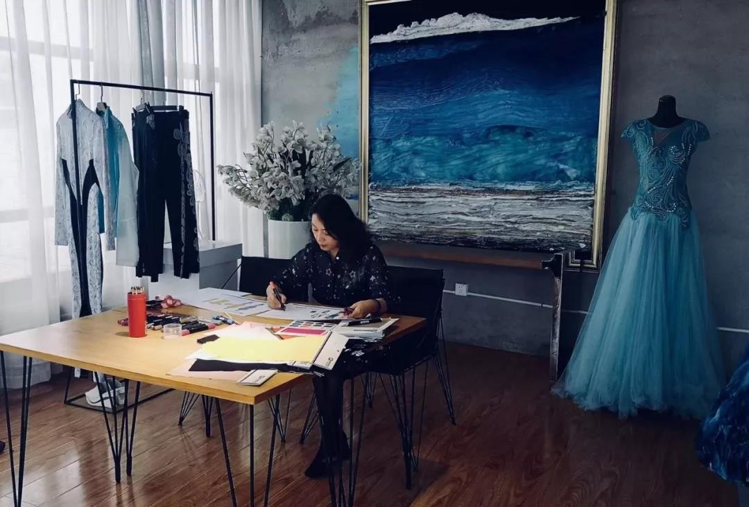 东方时尚中心入园设计师刘薇获2019年度中国纺织非遗推广大使称号